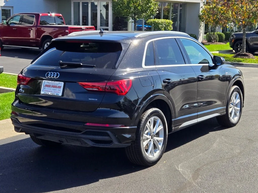 Certified Used 2025  Audi Premium S Line quattro image 10