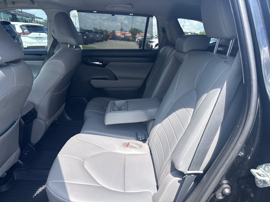 Used 2021 Black Toyota XLE image 14