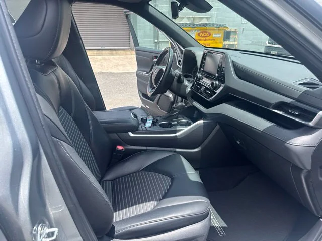 Used 2022 Silver Toyota XSE image 15