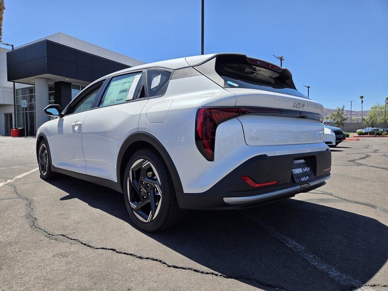 New 2026 Snow White Pearl Kia EX image 4