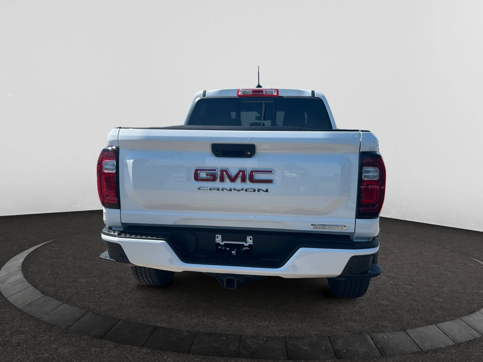 Used 2026 WHITE GMC Crew Cab ELEVATION **New Arrival** image 4