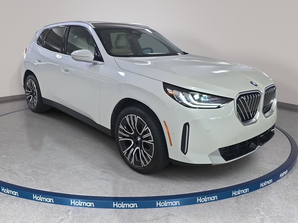 Used 2026 Mineral White Metallic BMW 30 xDrive image 4