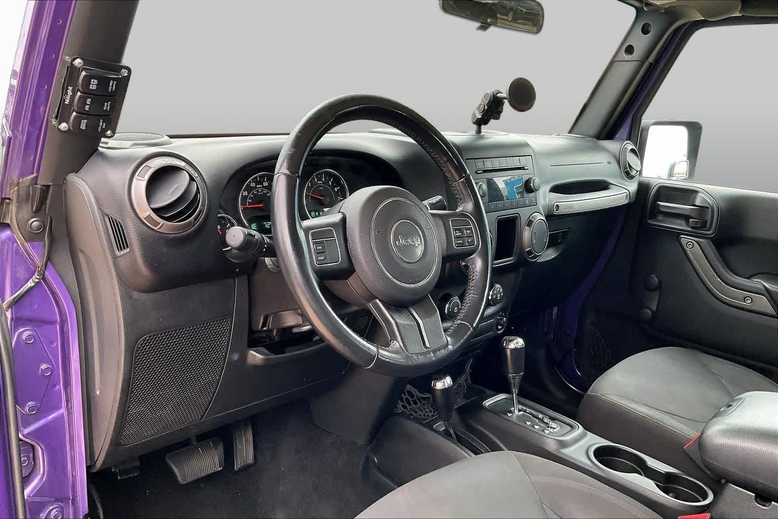 Used 2018 Xtreme Purple Pearlcoat Jeep Sport S image 16