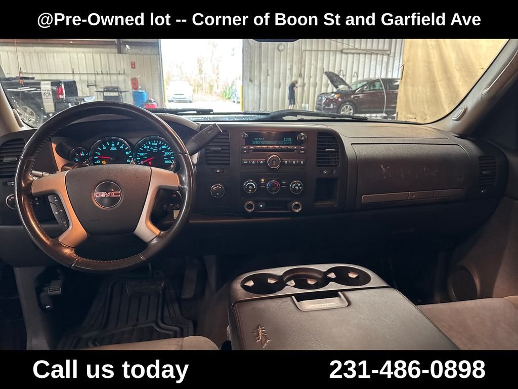 Used 2009  GMC Work Truck image 17