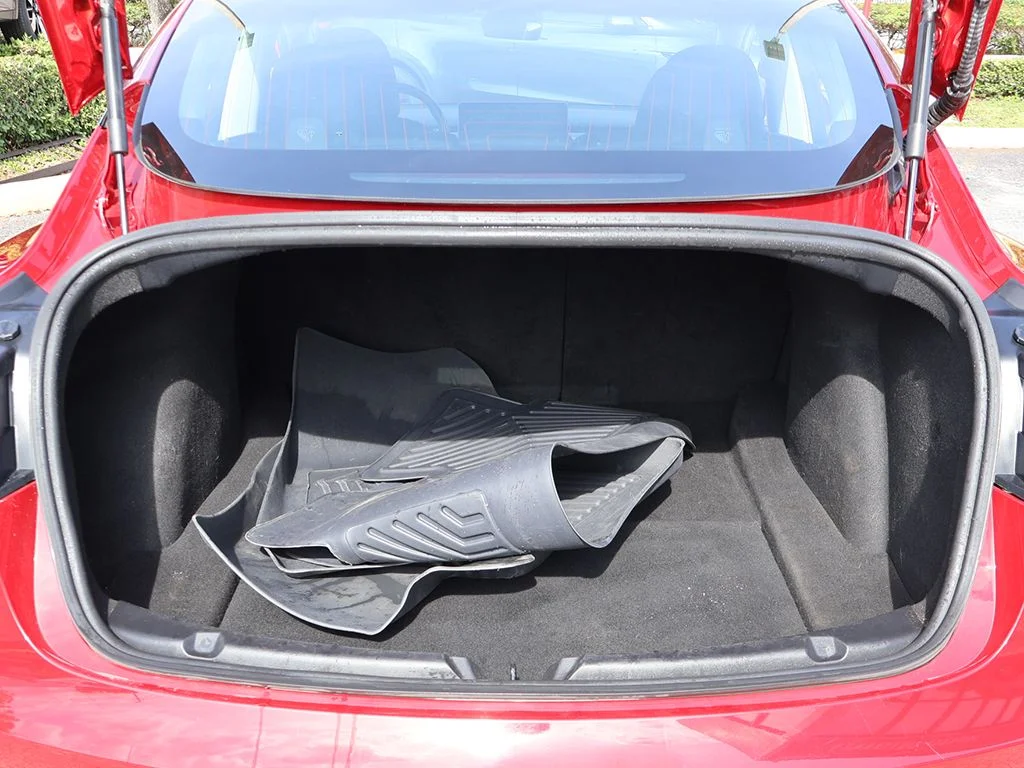 Used 2018 Red Tesla Long Range image 22