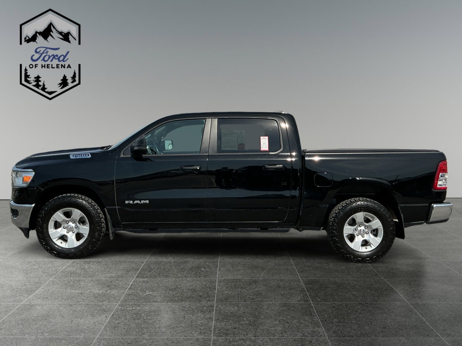 Used 2023 Diamond Black Crystal Pearlcoat Ram Big Horn image 2
