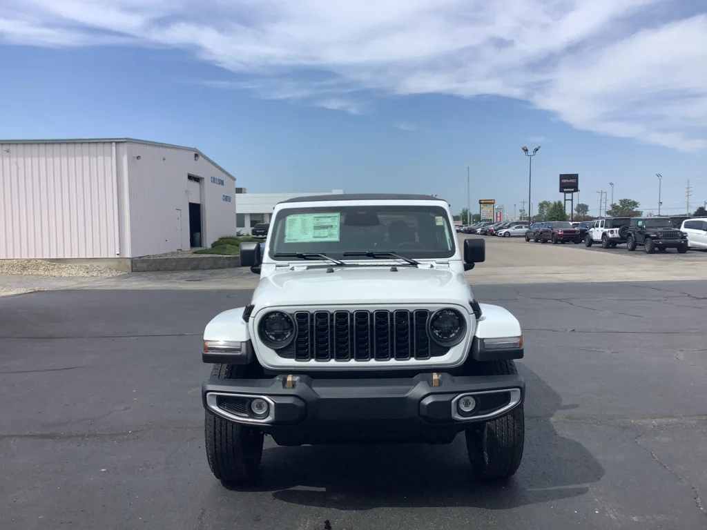 New 2026 Bright White Clear-Coat Exterior Paint Jeep  image 3