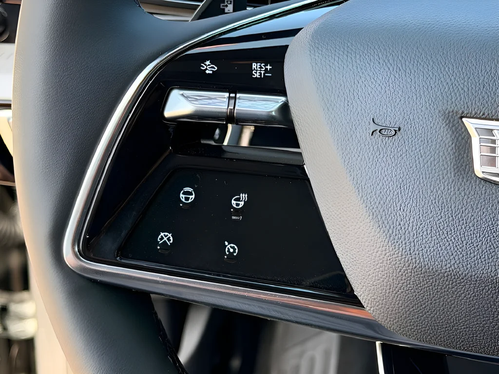 2027 Cadillac OPTIQ Sport - Photo 18