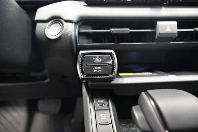 2026 Toyota RAV4 Plug-in Hybrid XSE - Photo 19