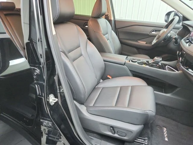 Used 2025 Black Nissan SL image 36
