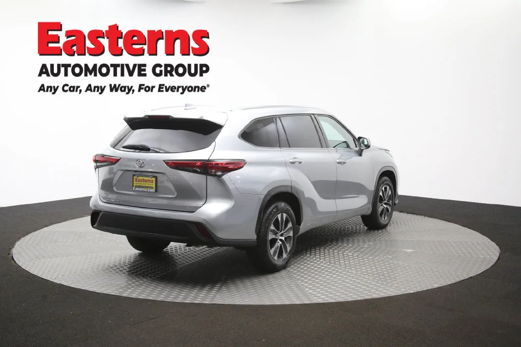 Used 2021 Silver Toyota XLE image 47