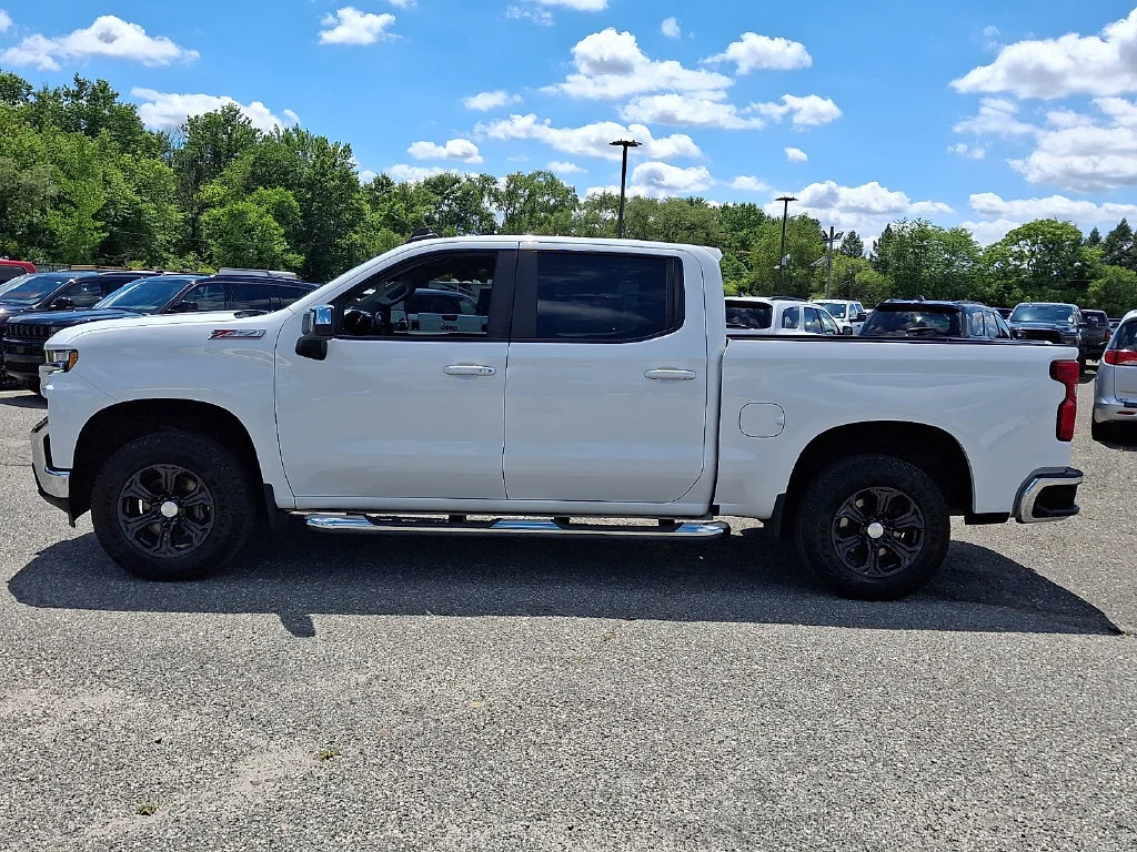 Used 2022 Summit White Chevrolet LT image 7