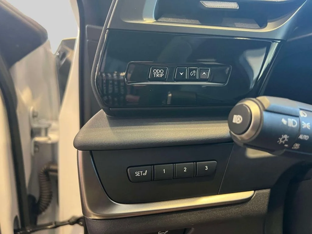 Used 2026 White Lexus 450e Premium image 22