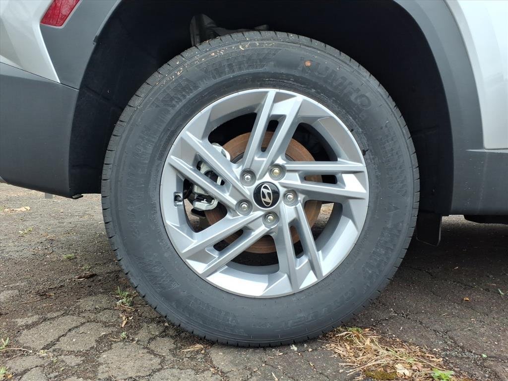 New 2026 Shimmering Silver Metallic Hyundai SE AWD image 5