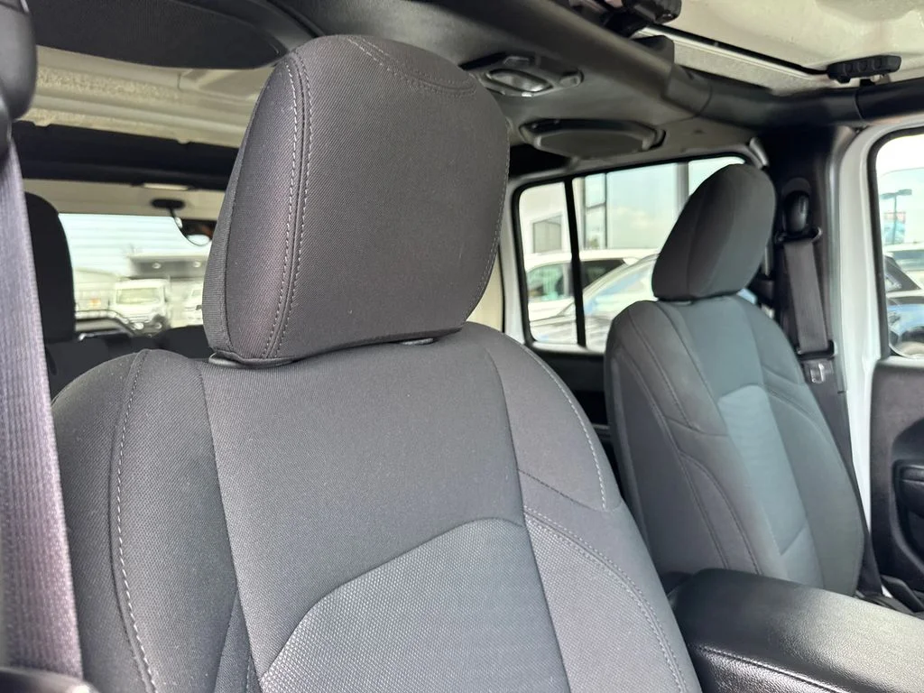 Used 2022 White Jeep Unlimited Willys image 15