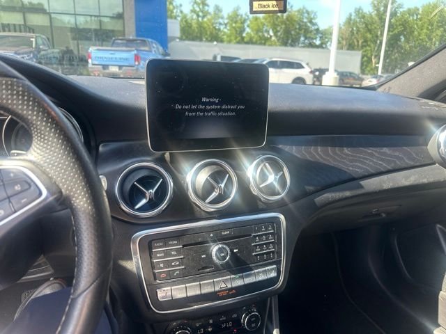 Used 2018 Polar Silver Metallic Mercedes-Benz GLA 250 image 10