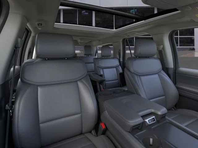 New 2026 Star White Metallic Tri-Coat Ford Active image 33