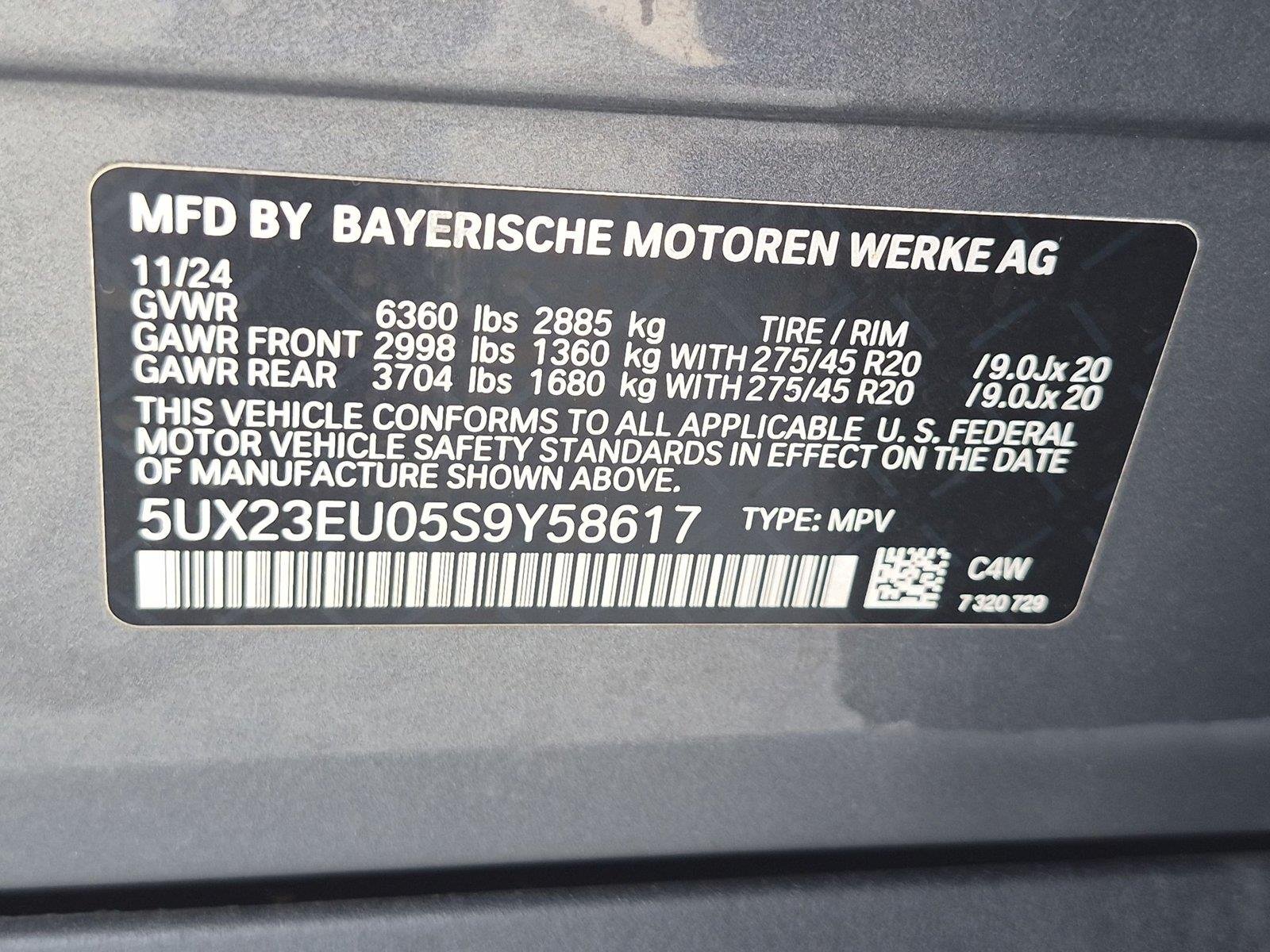 Used 2025 Skyscraper Grey Metallic BMW xDrive40i image 41