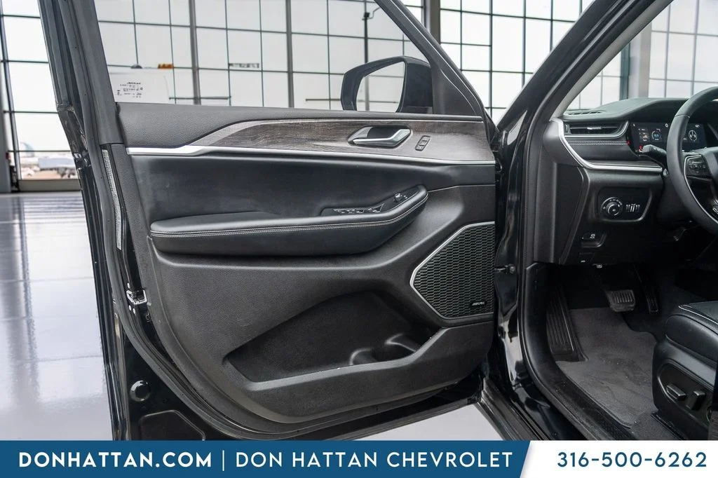 Used 2023 Black Jeep Limited image 20
