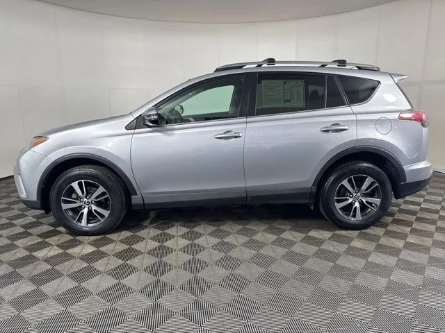 Used 2017 Silver Sky Metallic Toyota XLE image 7