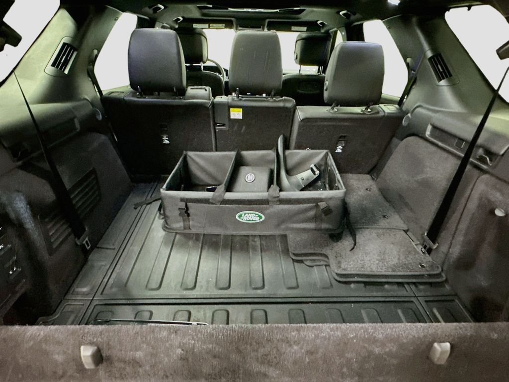 Used 2025 White Land Rover S image 27