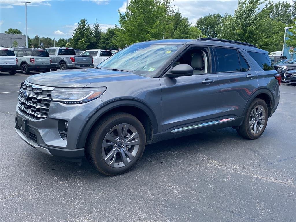 Used 2025 Carbonized Gray Ford Active image 7