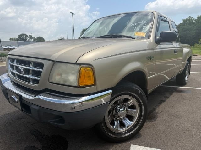 Used 2001 Harvest Gold Clearcoat Metallic Ford XLT image 8