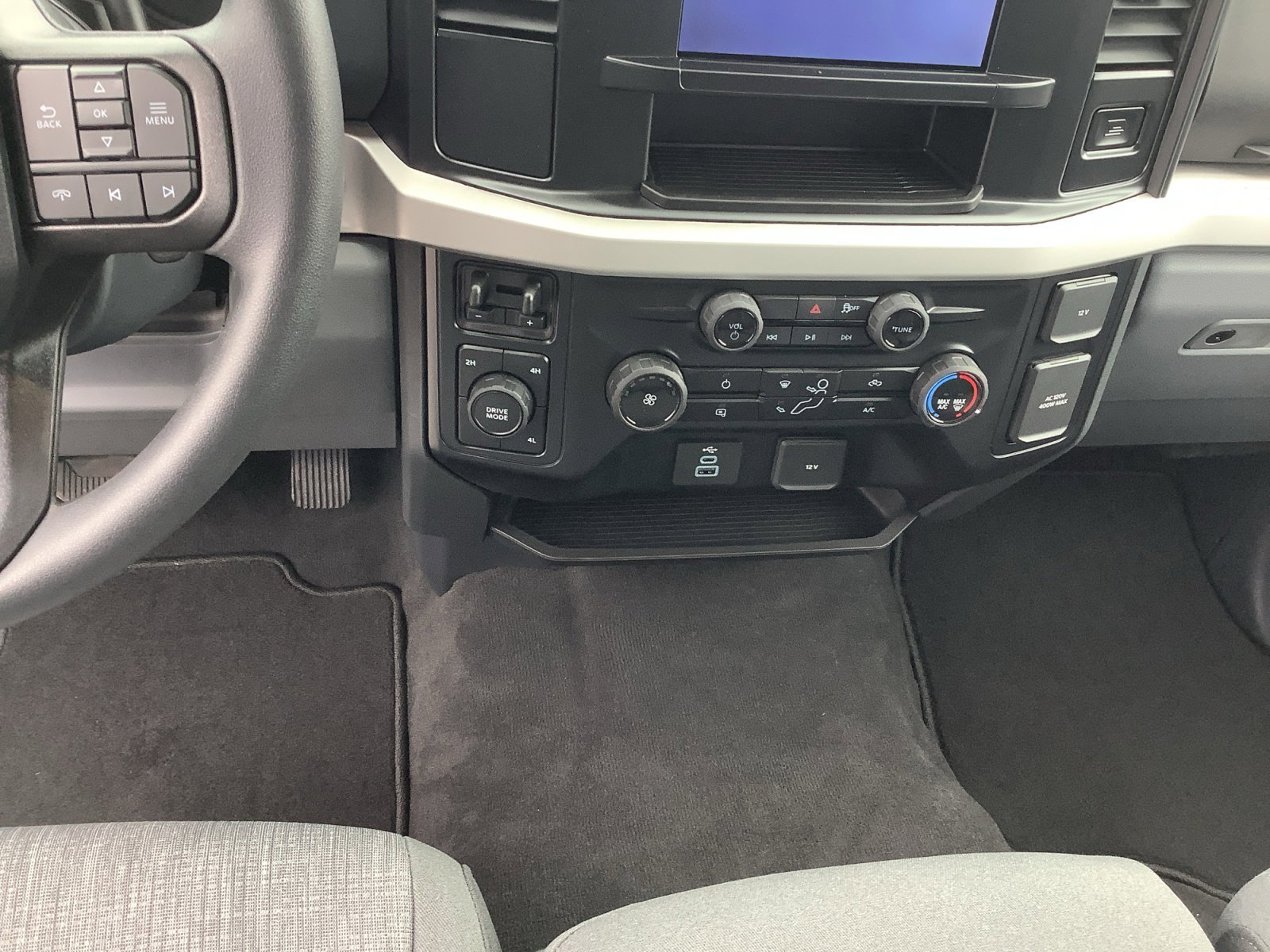 New 2026 Carbonized Gray Metallic Ford XLT image 11