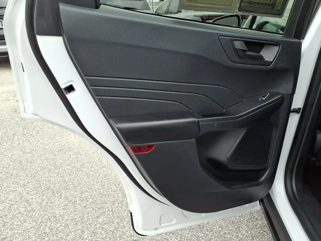 Used 2022 White Ford SE image 22