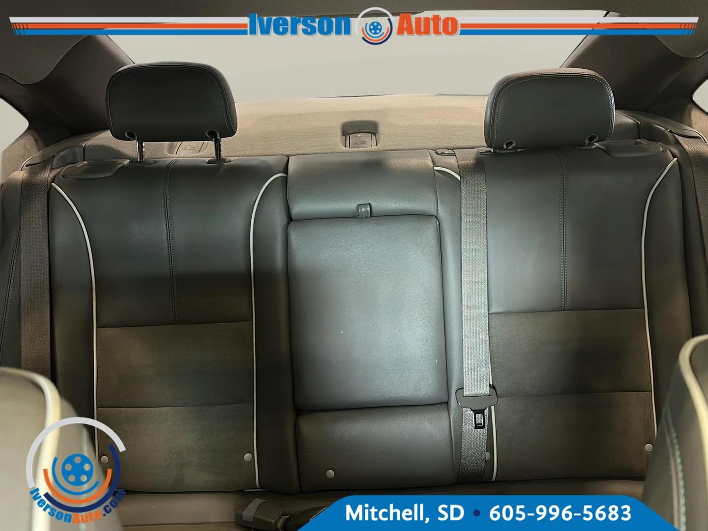 Used 2014 Silver Topaz Metallic Chevrolet LT image 24