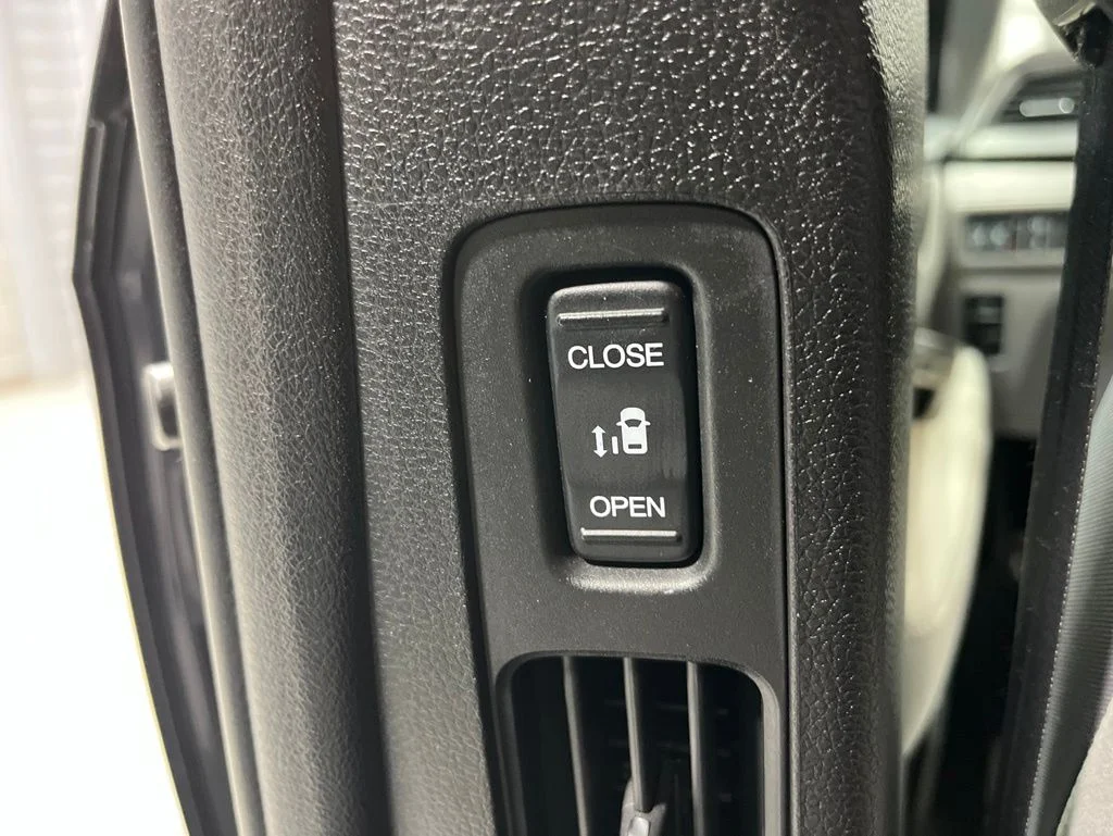 2024 Honda Odyssey EX - Photo 40