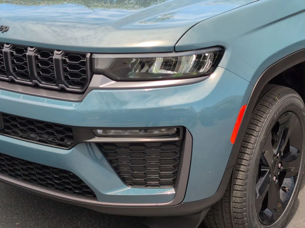New 2026 Steel Blue Exterior Paint Jeep Limited image 9