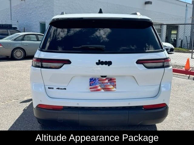Used 2021 White Jeep Altitude image 4