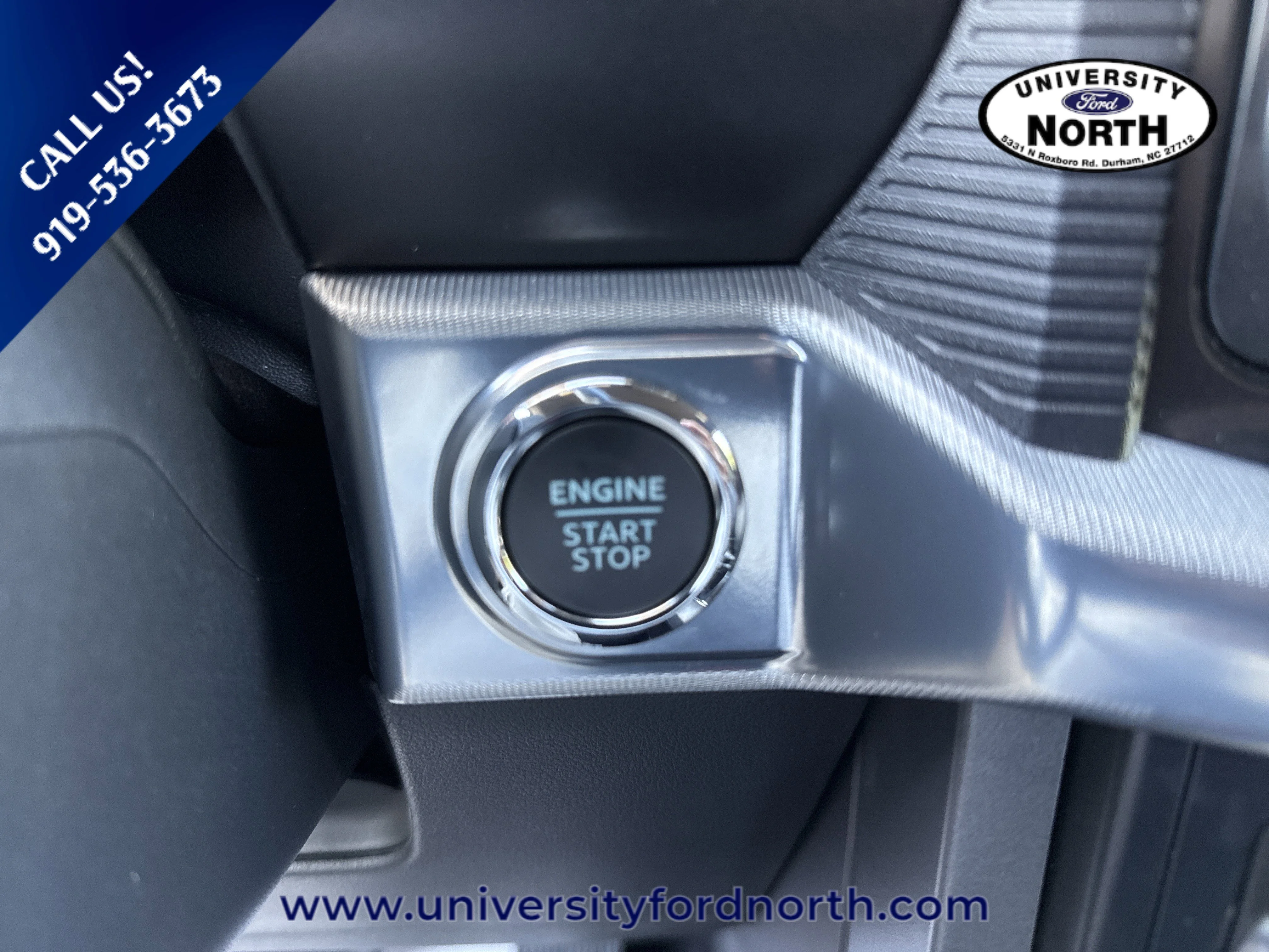Used 2025 Antimatter Blue Metallic Ford LARIAT image 28