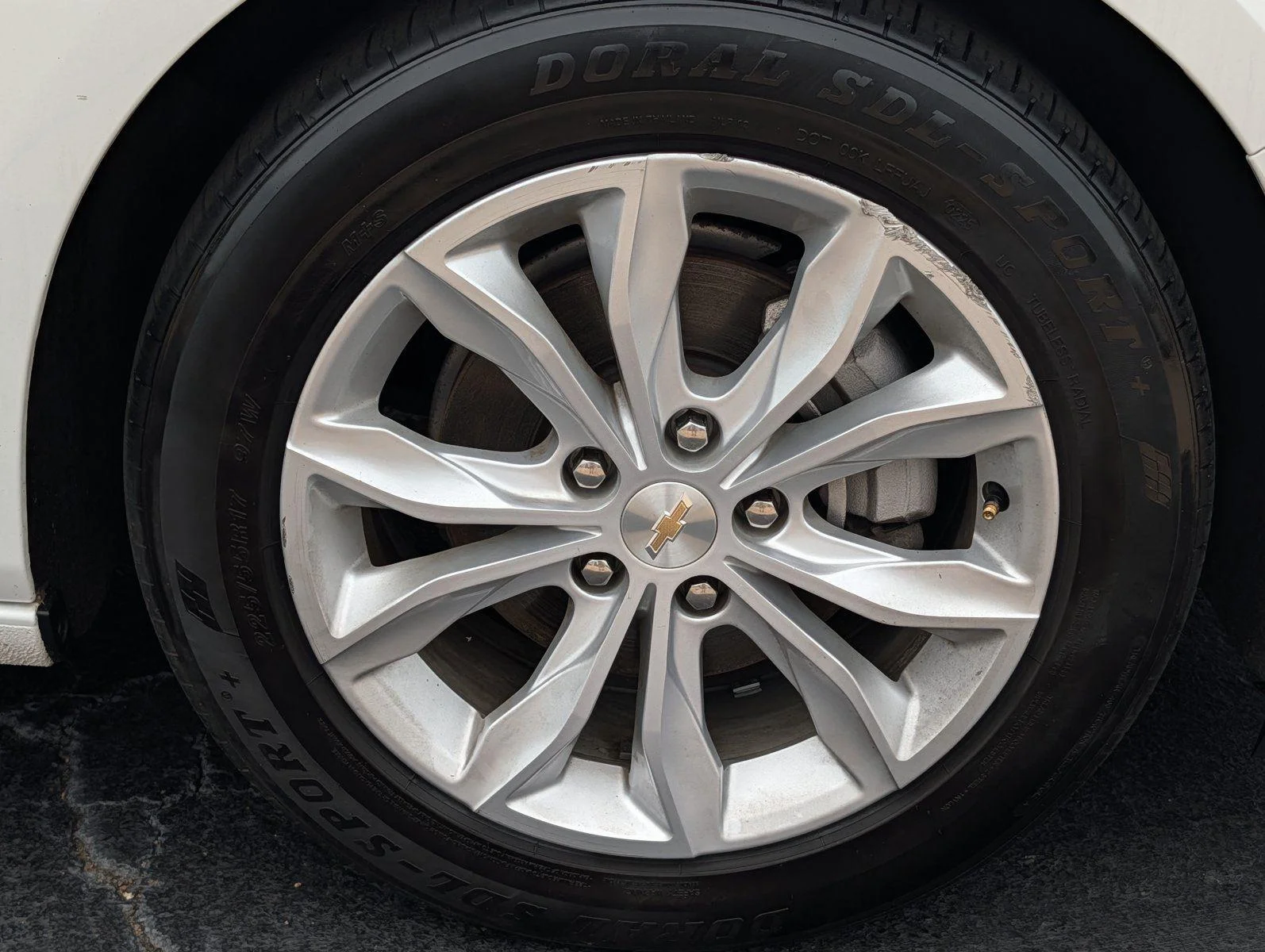 Used 2024 Summit White Chevrolet LT image 35