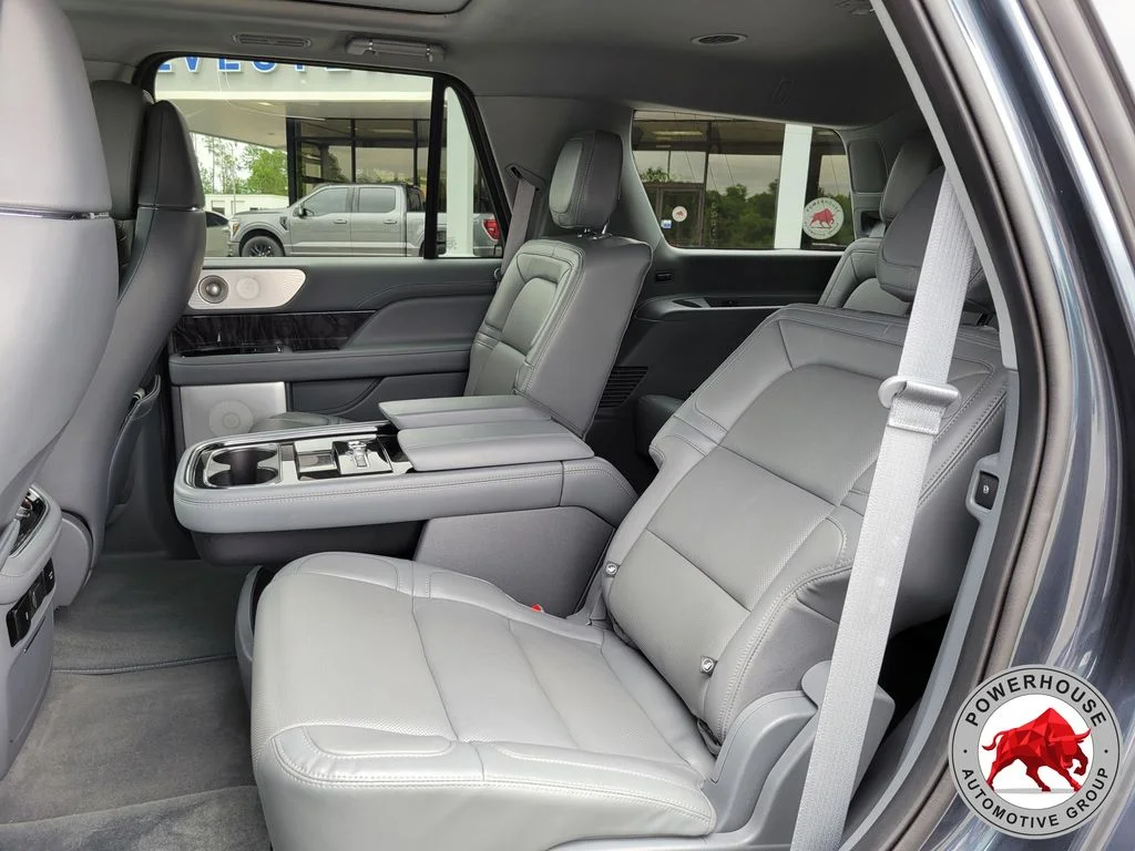 Used 2021 Blue Lincoln Reserve image 17