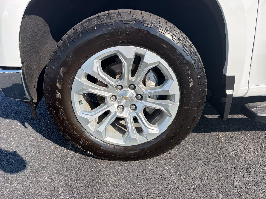 Used 2024 White Chevrolet LTZ image 10