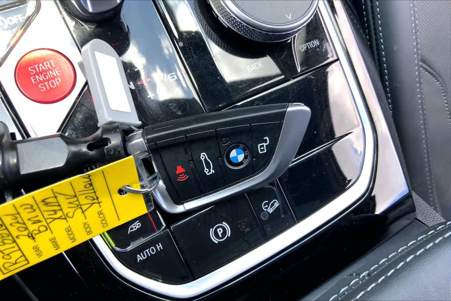 Used 2024 Sao Paulo Yellow BMW  image 14