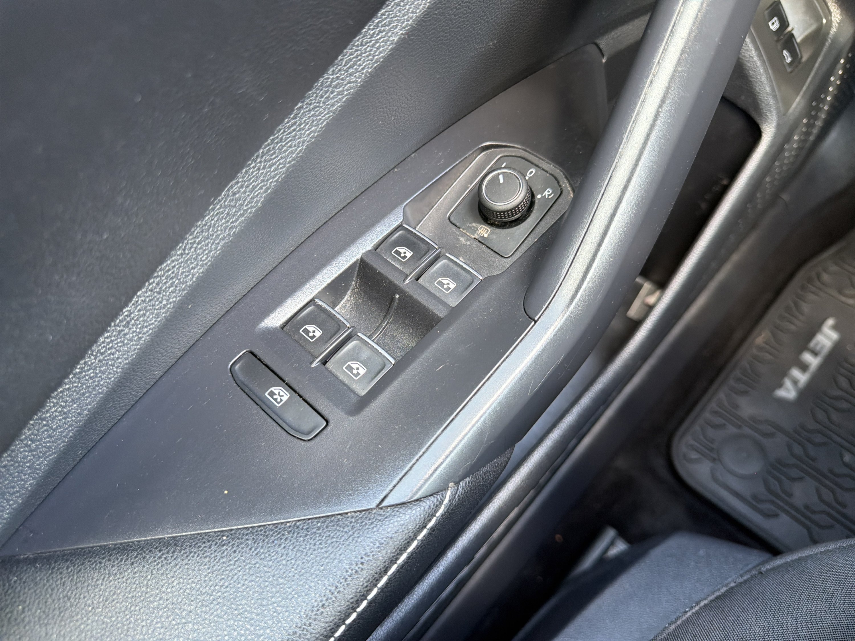 Used 2024 Gray Volkswagen S image 21
