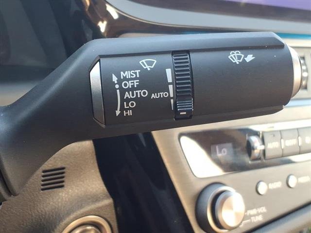 2025 Lexus ES 350 - Photo 24