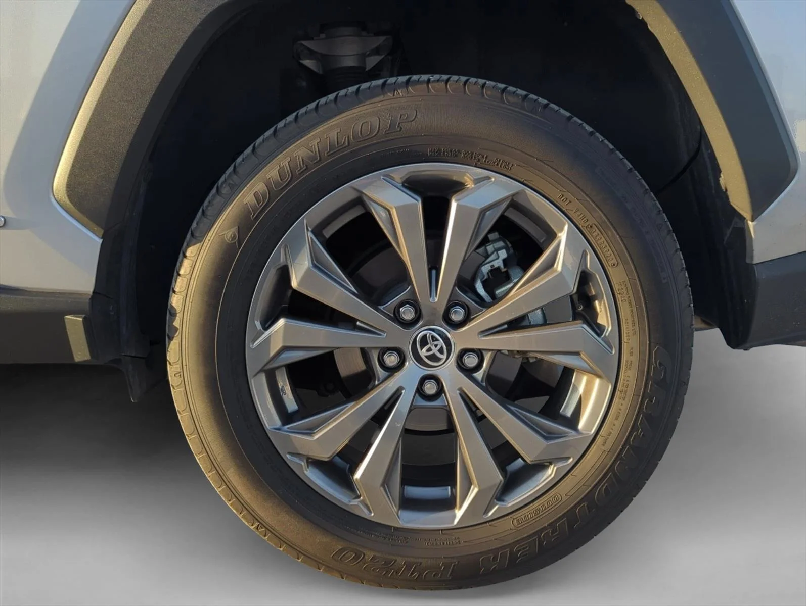 Used 2024 Silver Sky Metallic Toyota Hybrid XLE Premium image 6