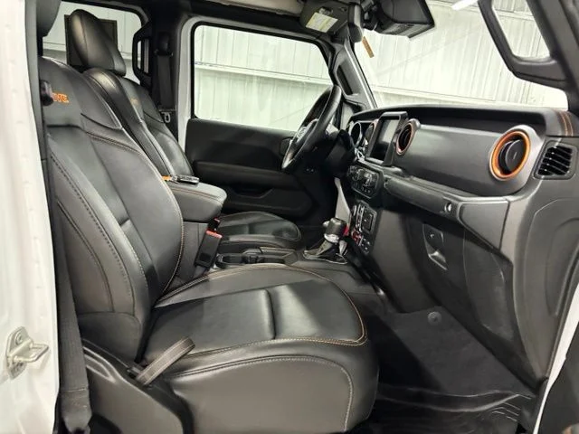 Used 2023 White Jeep Mojave image 22