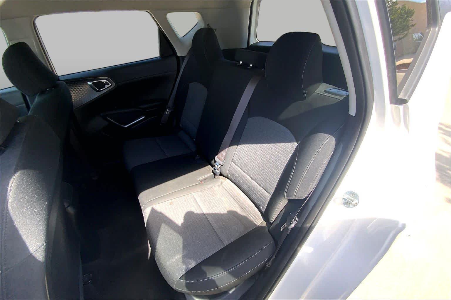 Used 2021 Snow White Pearl Kia S image 21