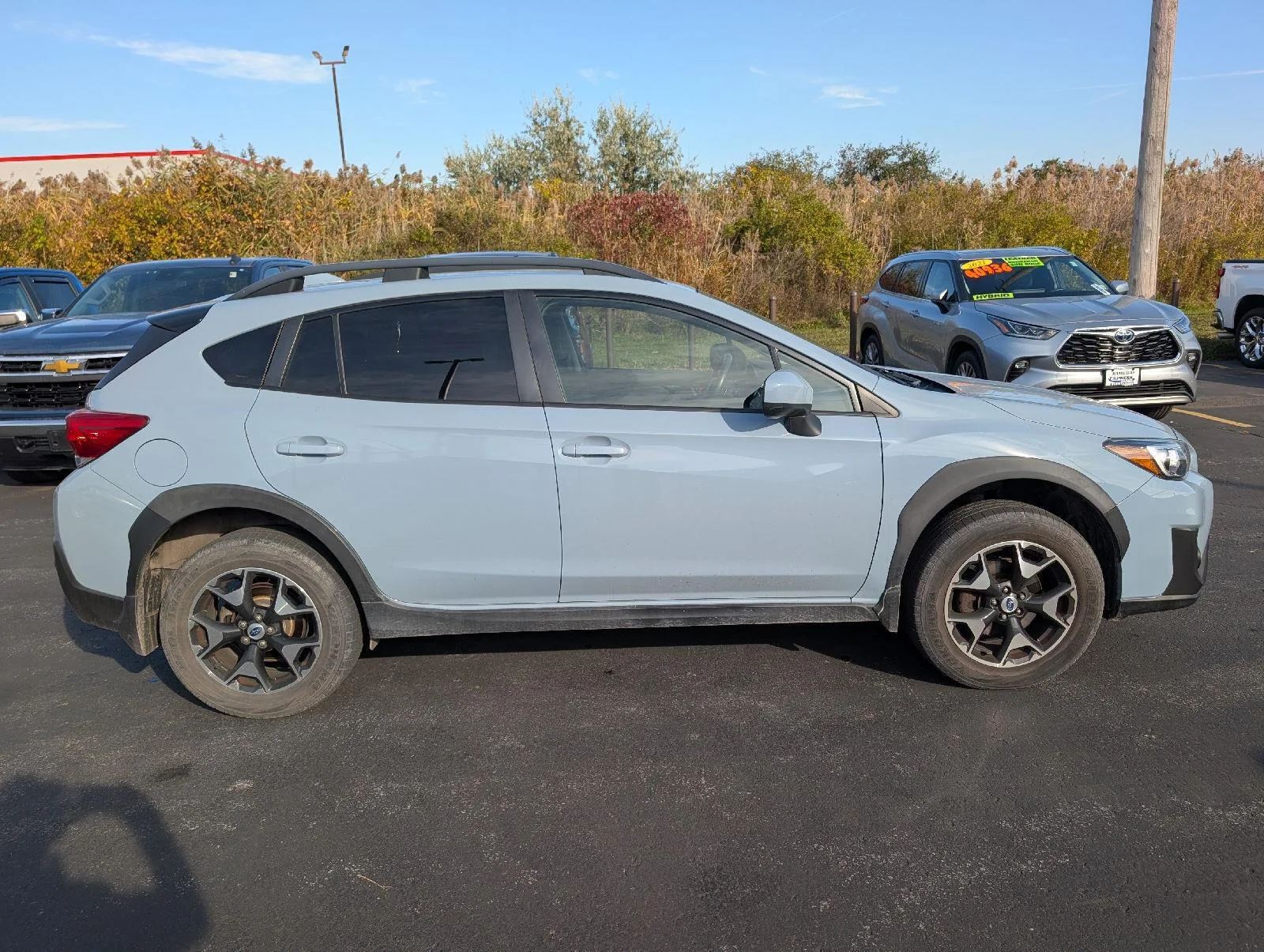 Used 2018 Cool Gray Khaki Subaru Premium image 8
