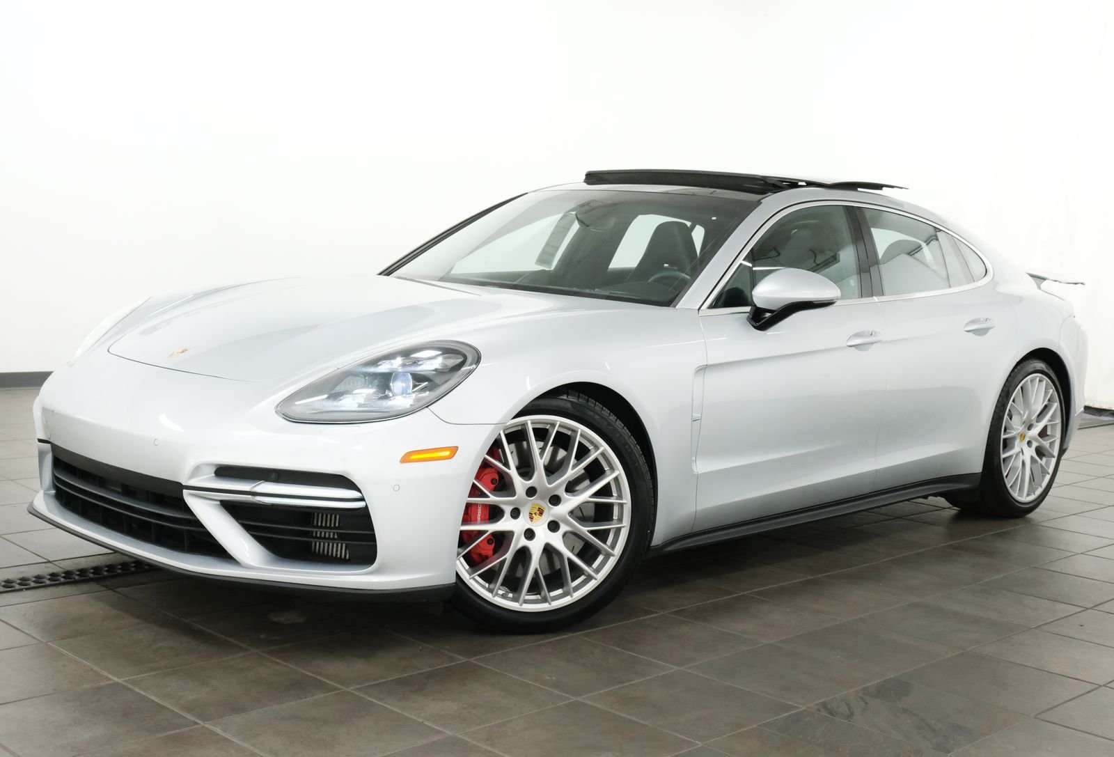 2017 Porsche Panamera Turbo's photo