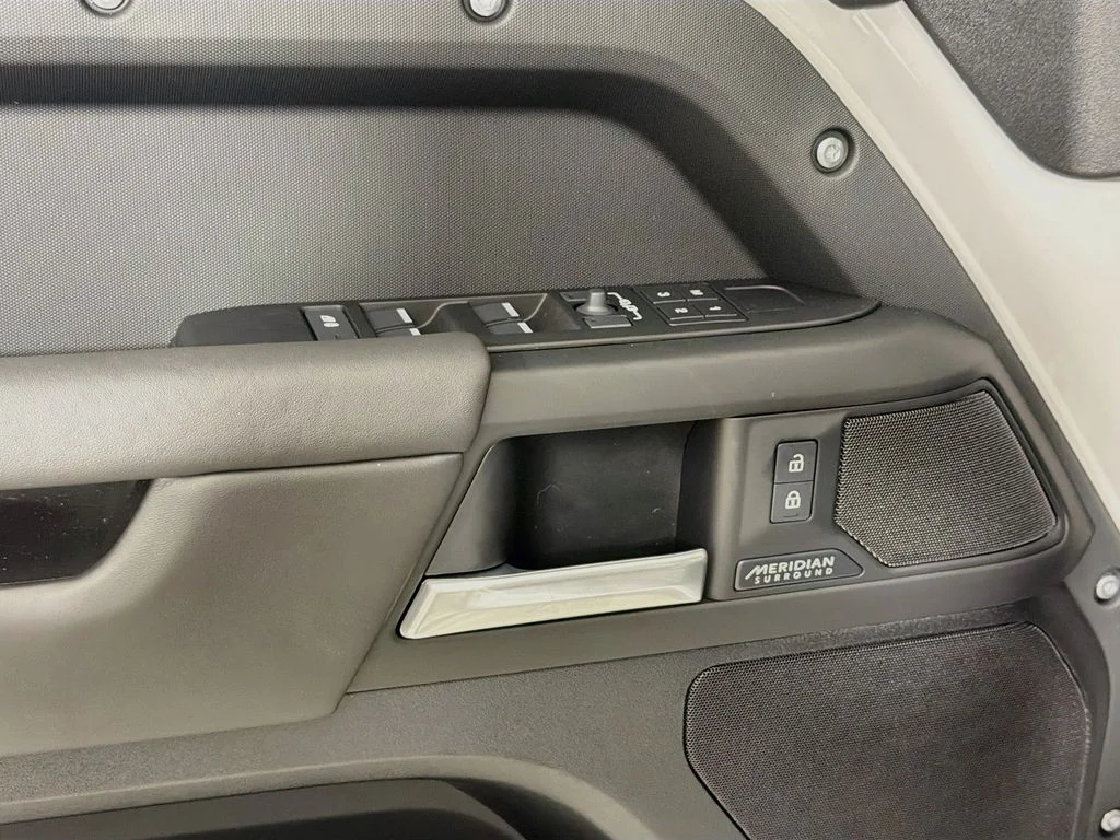 New 2026 Borasco Grey Land Rover X-Dynamic SE image 18