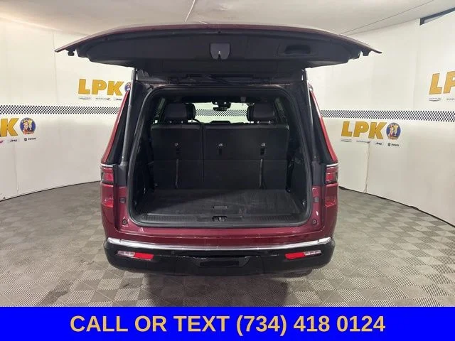 Used 2024 Velvet Jeep Series II image 7