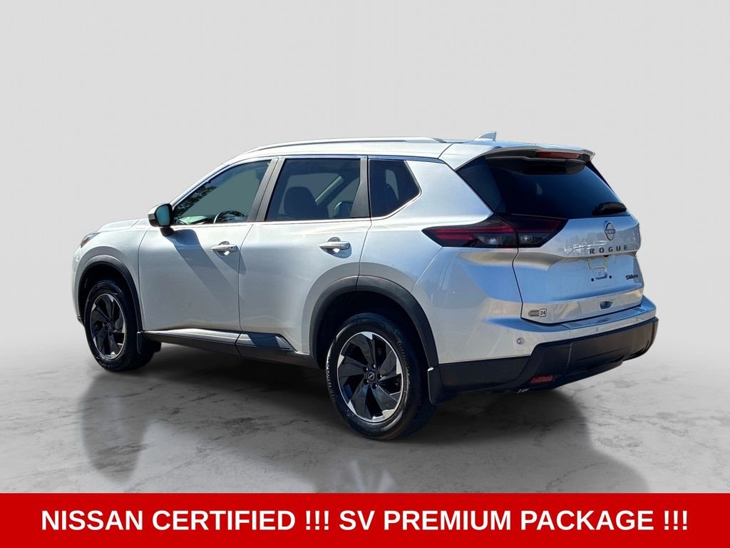 Used 2024 Silver Nissan SV image 5