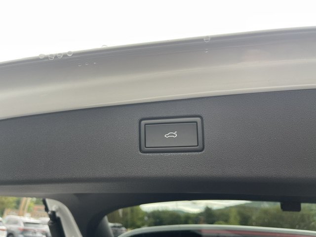 New 2026 Pure White Volkswagen 2.0T SE image 9