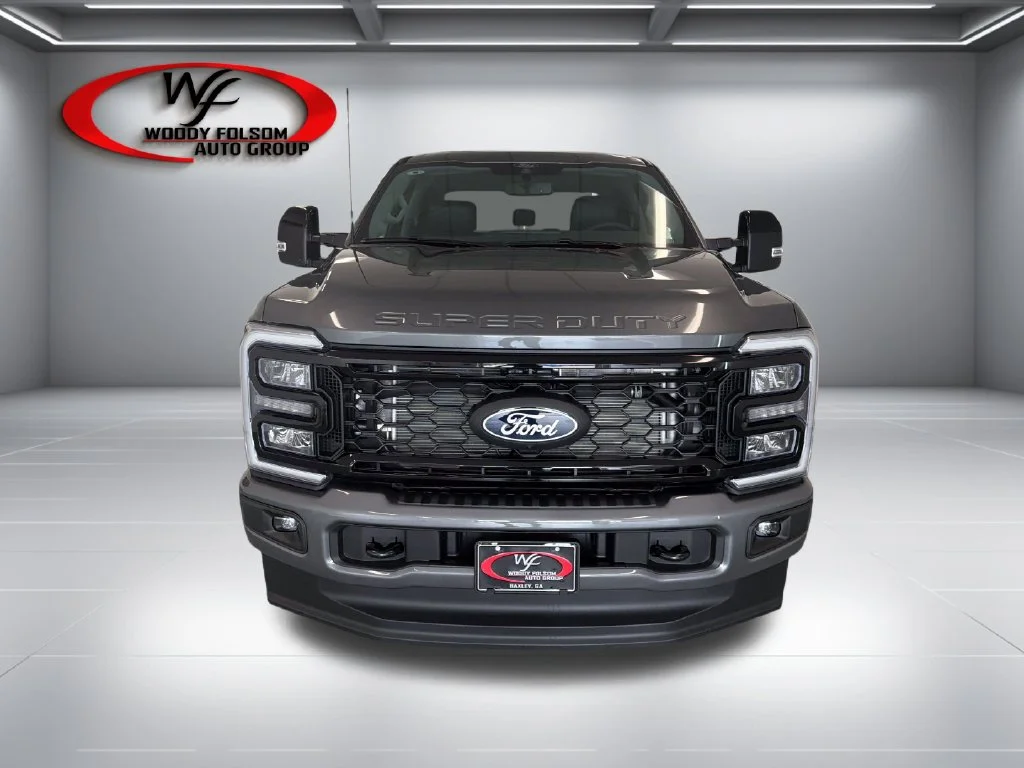New 2027 Gray Ford Lariat image 2